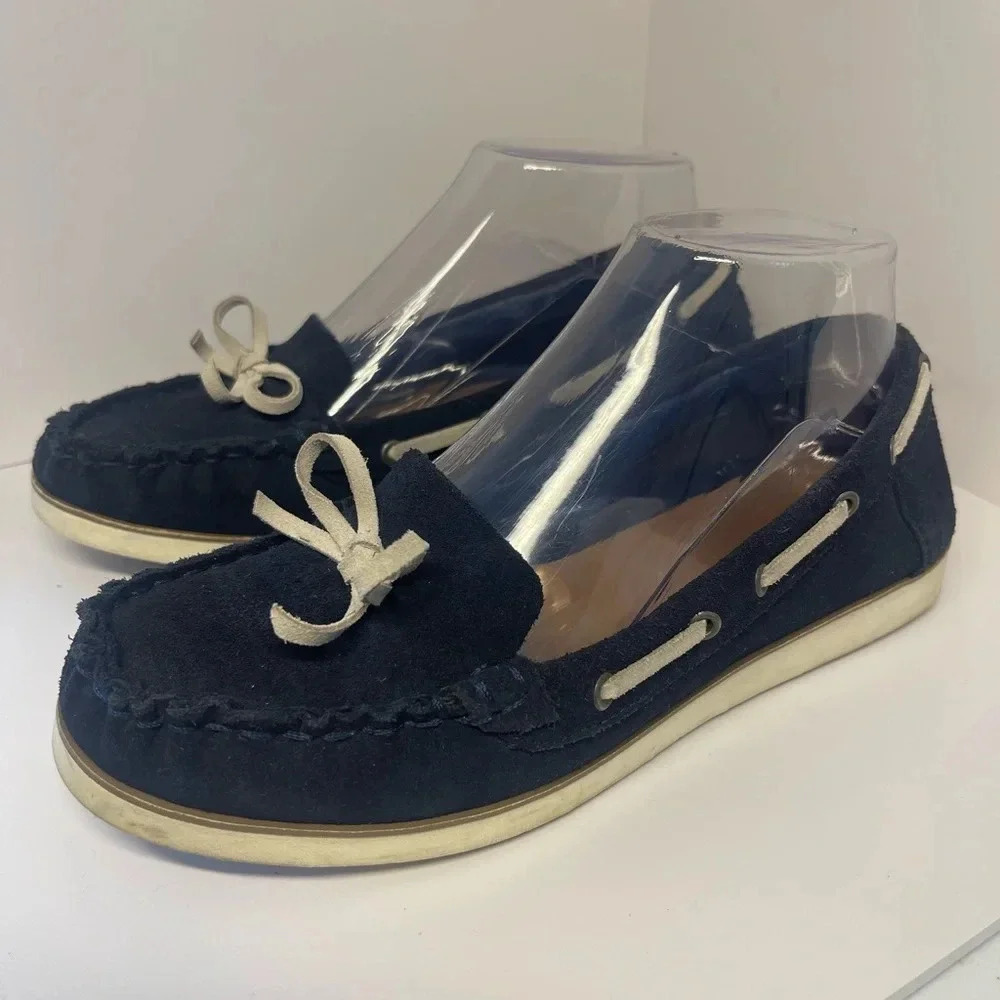 Kelly & Katie blue leather loafers boat shoes women’s size 6 comfortable